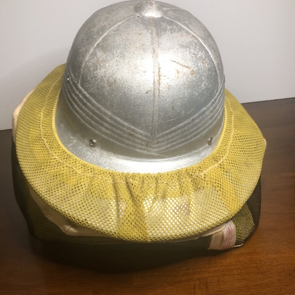 Vintage Beekeeping Hat and Veil - Picture 9 of 9